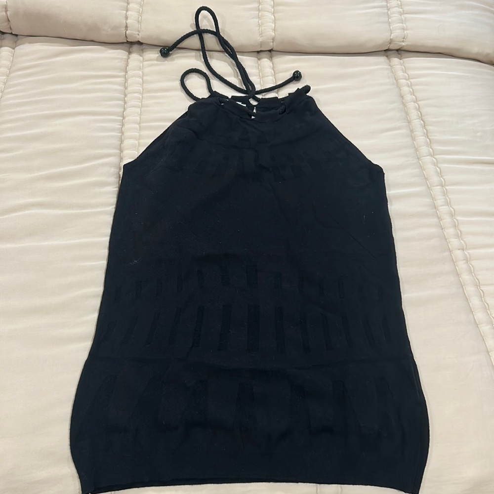Anne Fontaine sleeveless knit shirt with burn out design through the body